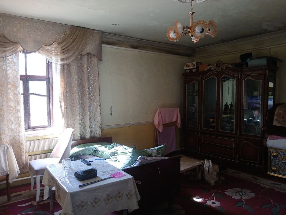 Uy sotiladi. Diydor mahallada. Zudlik bilan