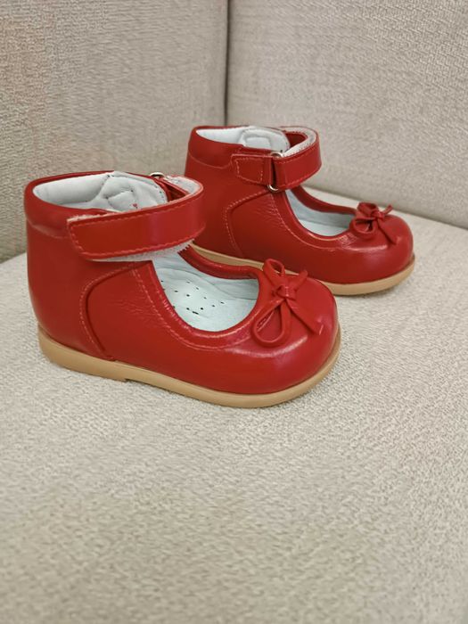 Детски отворени обувки