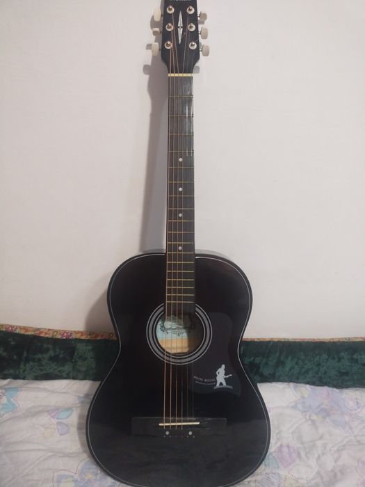 Продам гитару гитару