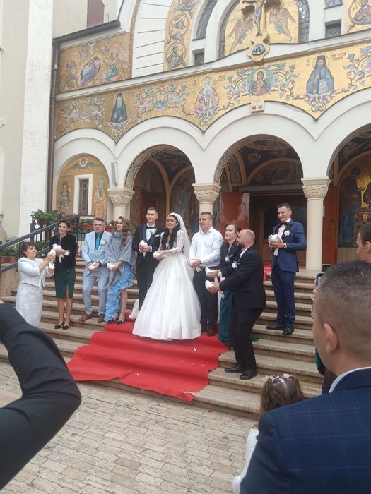 Porumbei albi pentru nunti Timișoara