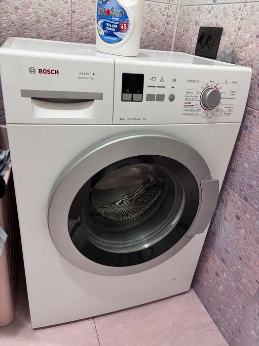 Стиральная машина BOSCH.