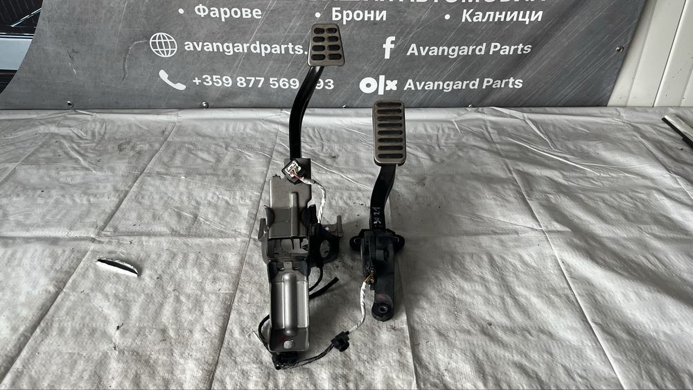 Педали газ и спирачка Hyundai i30 2021