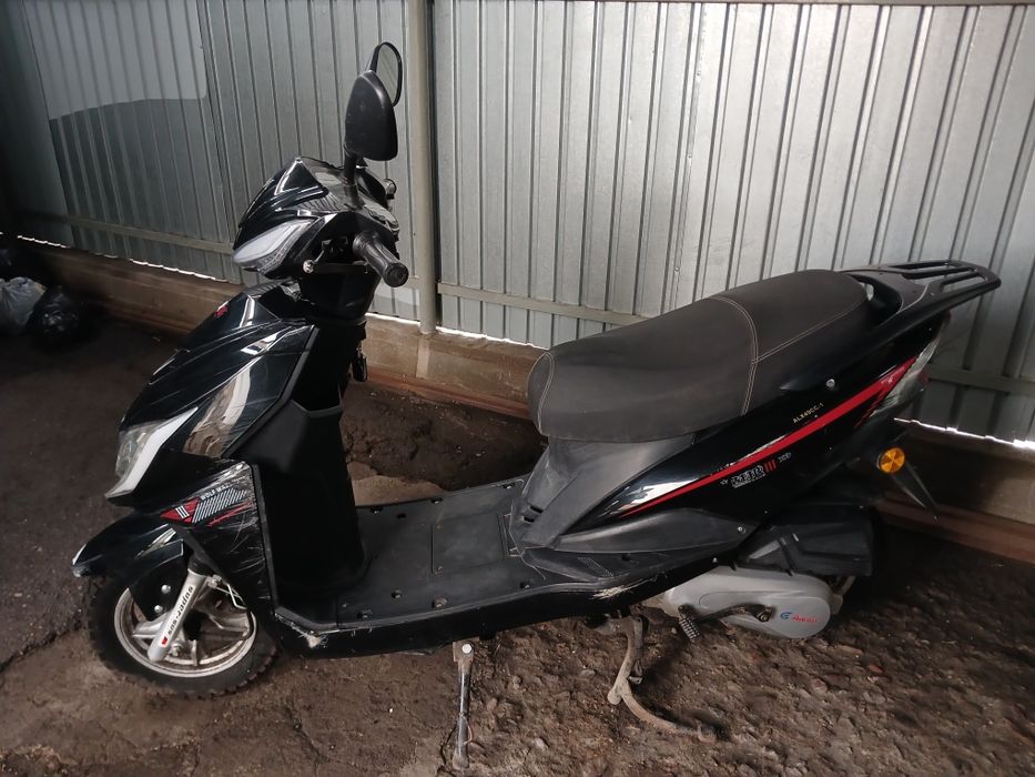 Продам мотоцикл Скутер JIANGSU XINYI