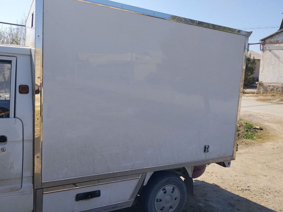 Laboni furgoni sotiladi