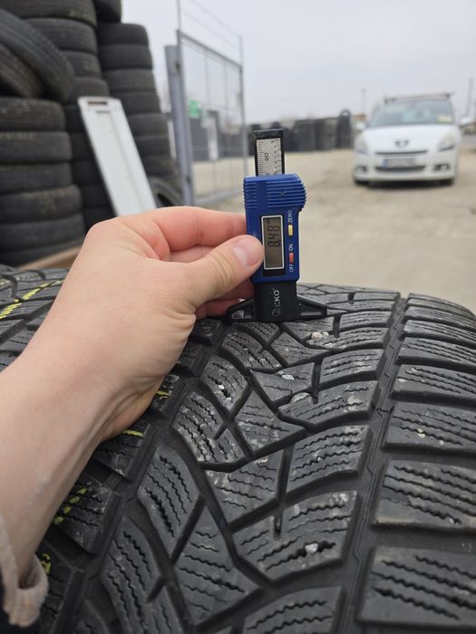 Anvelope de iarna 225-55r17 Dunlop