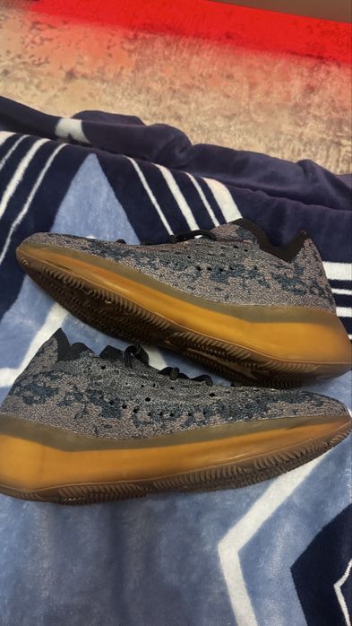 Yeezy 380 marimea 42