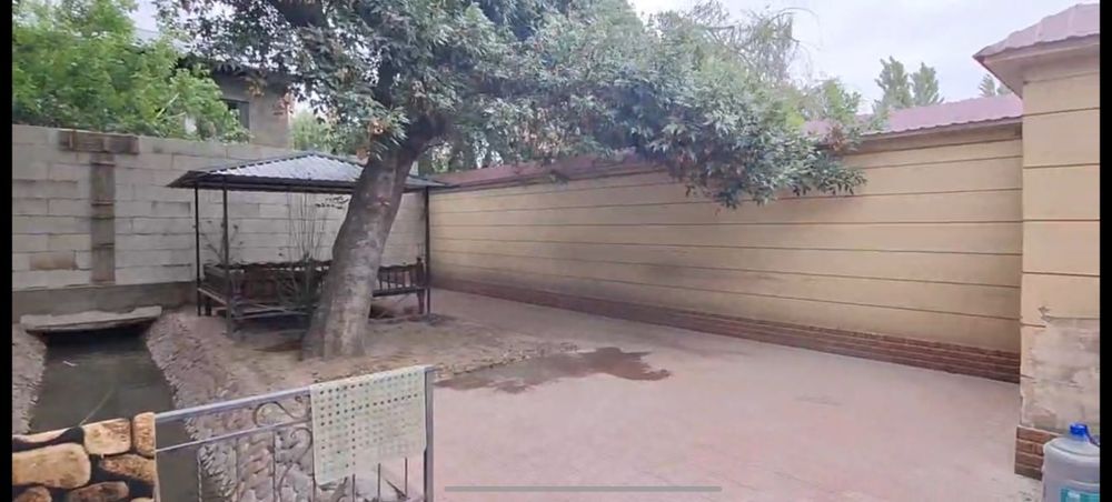 3 sotixli eski choyxona uchastkasi sotiladi.