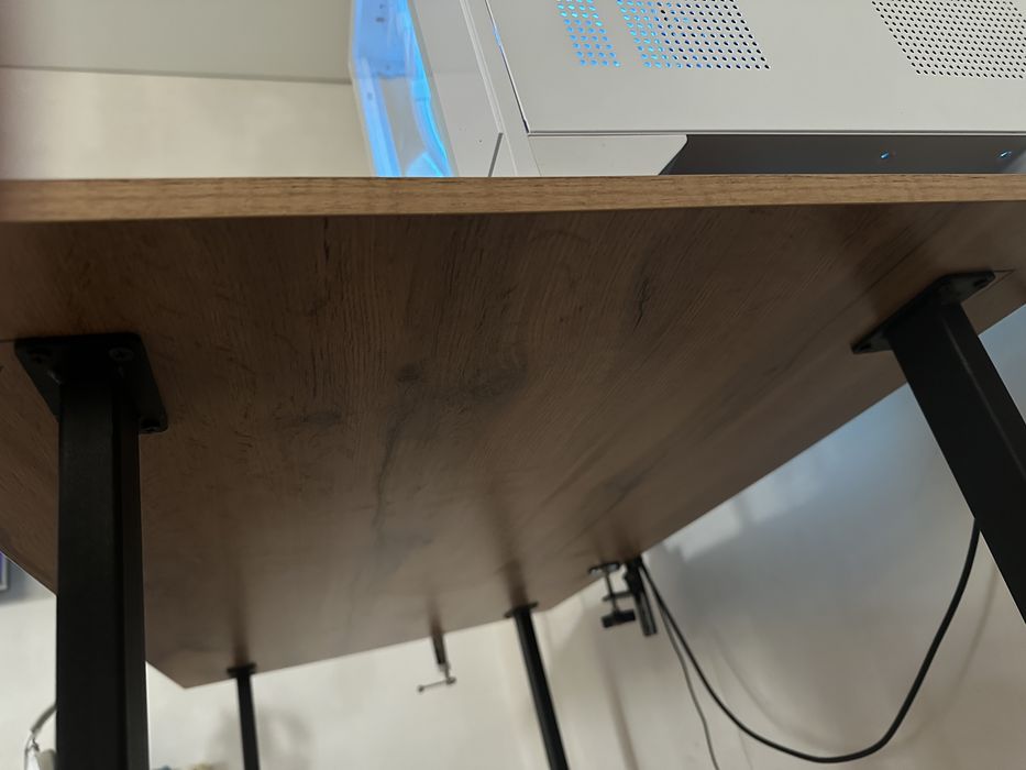 Продам стол в отличном состоянии