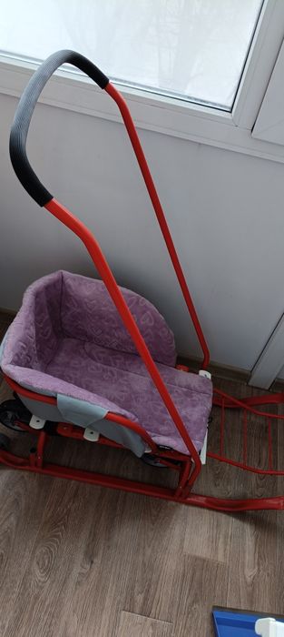 Продам санки с колесиками