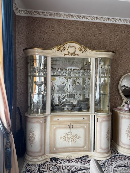 Продам два шкафа в гостевую комнату