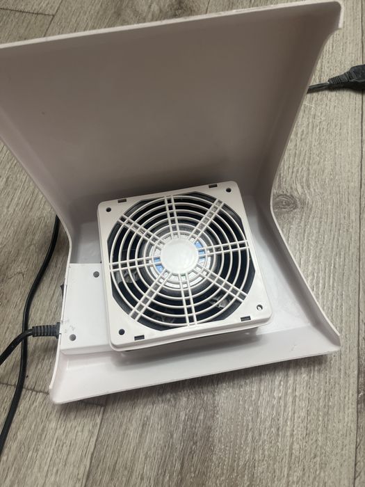 Продам вытяжку для маникюра