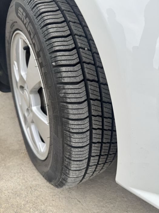 Жентра идеал автомобил