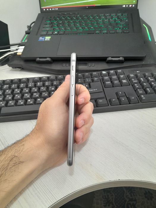 Apple Inc Apple iPhone 6 (A1586)