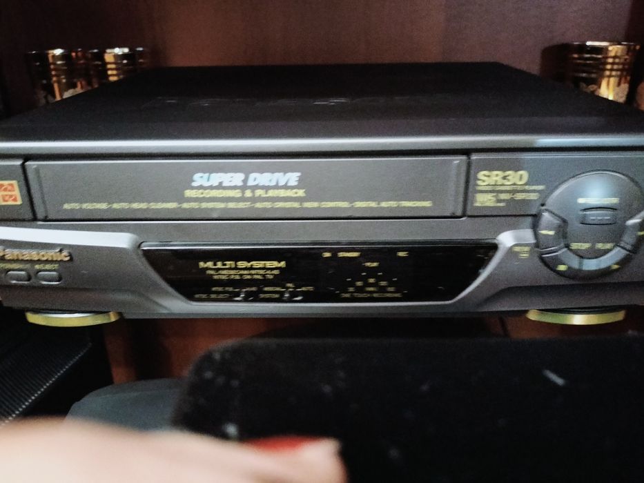 Продам видеомагнитофон PANASONIK