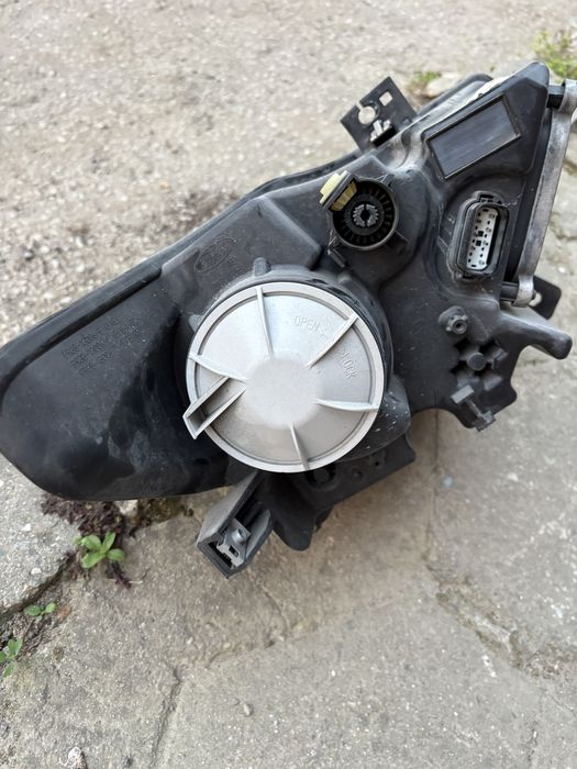 Ляв фар за Форд Мустанг 2015 ОРИГИНАЛЕН!!