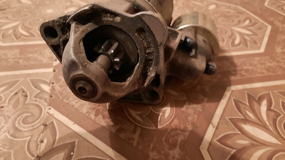 Продаю стартер на ауди 80