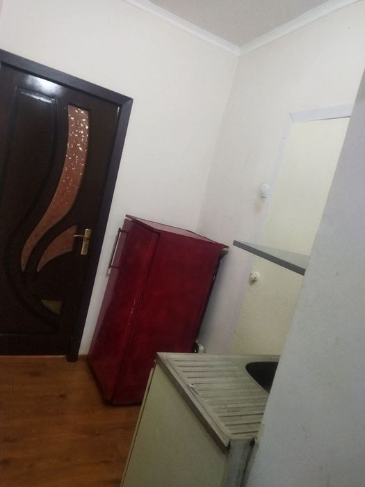 Своя, сдам однокомнатную, бывшее общежитие 1/1/4, паркентский базар