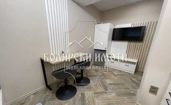 Дава се под наем Едностаен апартамент в Велико Търново, Център - 17 кв.м за 198.9 € - Снимка #2