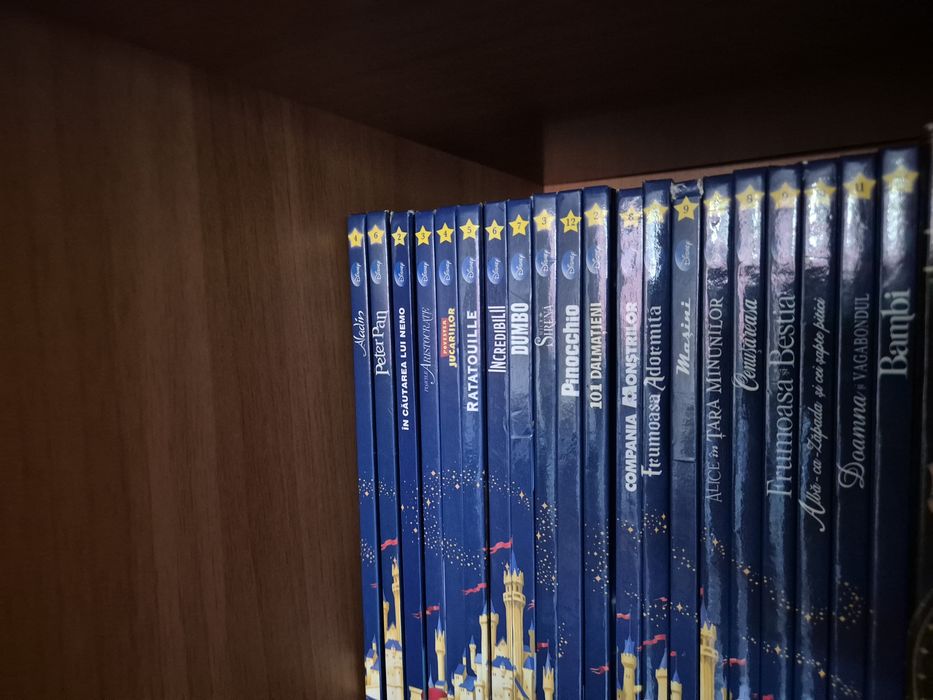 Vind carti colectia Disney Clasic pentru 7 ani