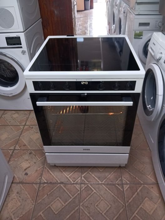 Като нова свободно стояща печка с индукционни котлони Voss  Air Fry 60 см широка 2 години гаранция!