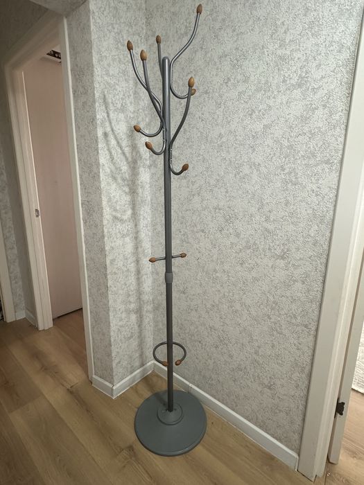 Напольная вешалка