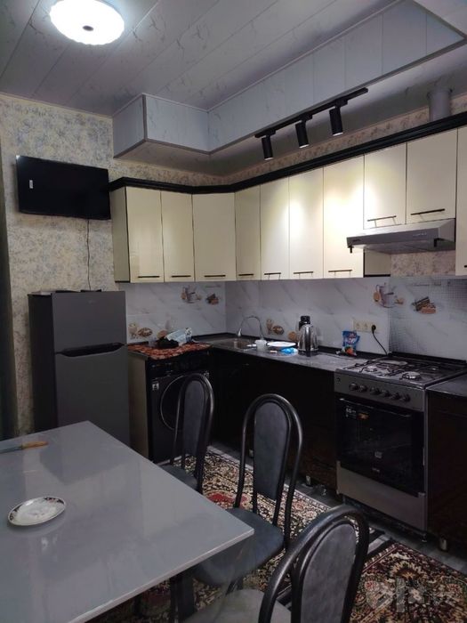 5 каватли домнинг 3 каватида 2 хонали квартира ижарага берилади
