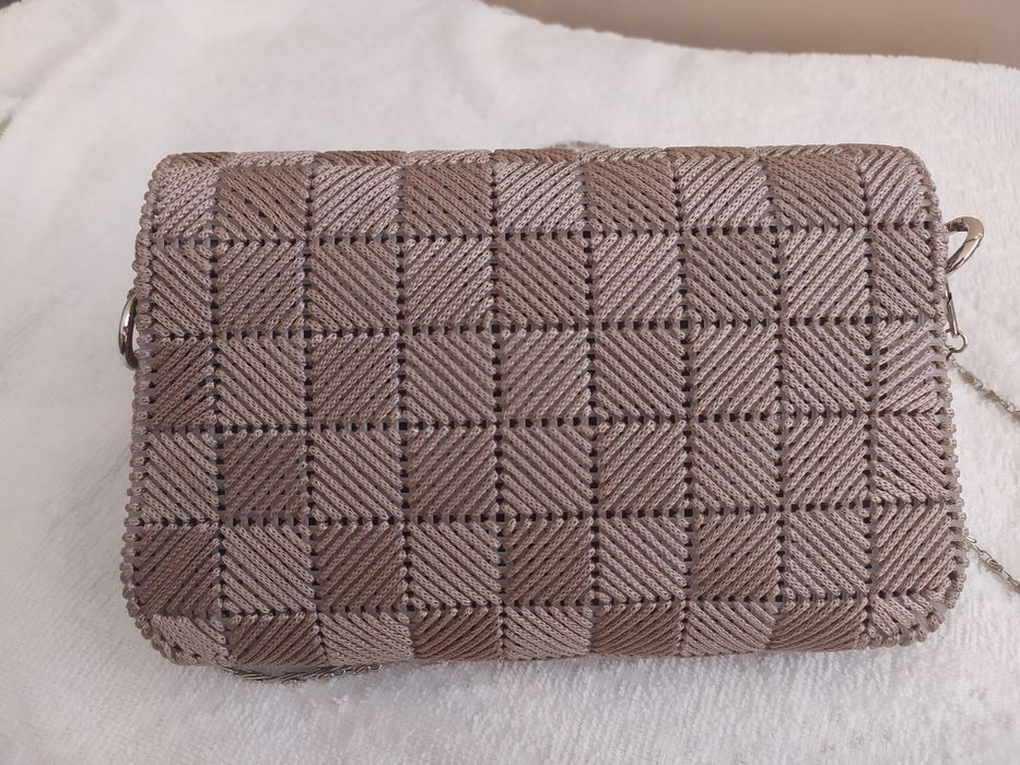 Продам женскую  сумочку