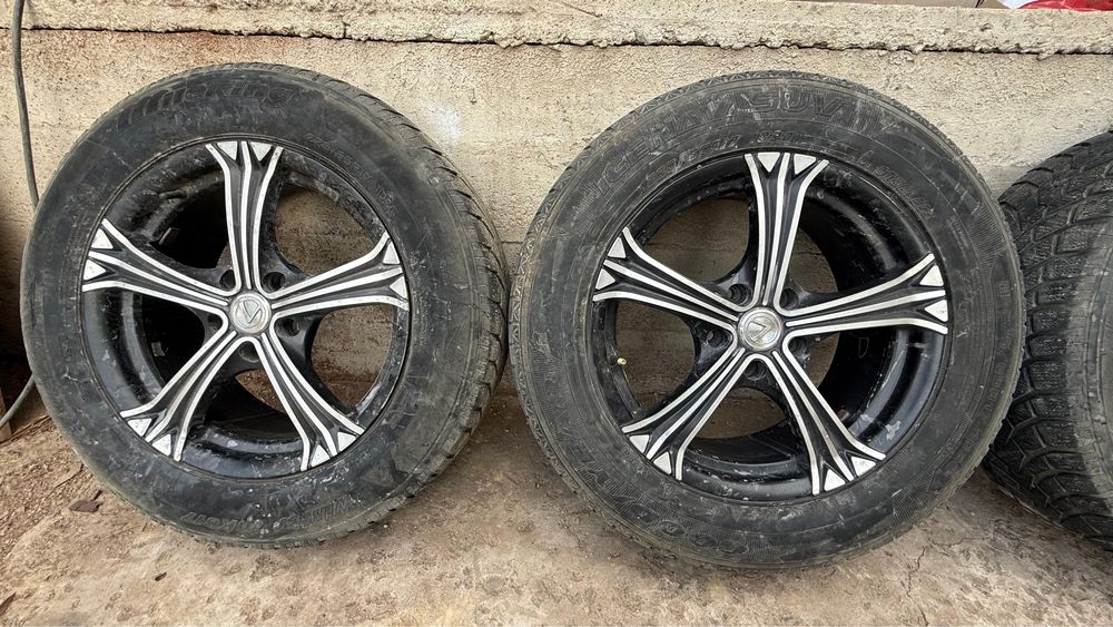 Зимние шины с дисками 225/65R17