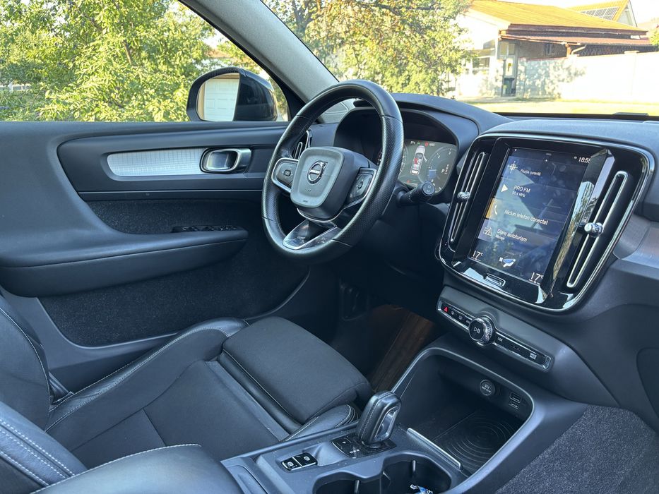 Volvo xc40 190 cp 4x4