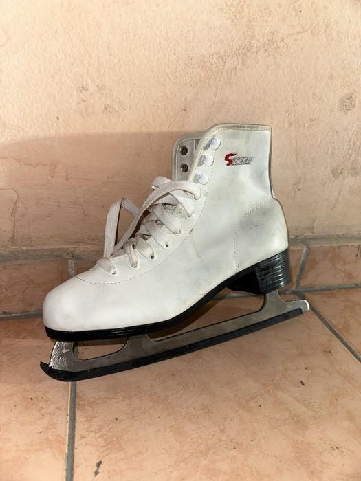 Коньки фигурный.