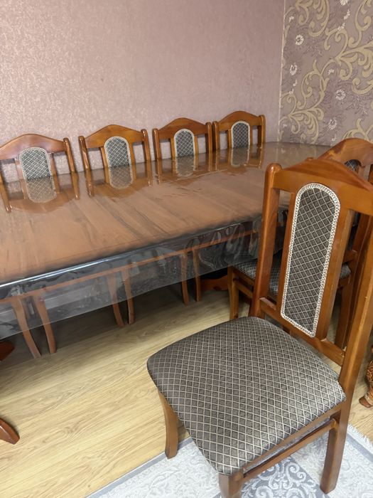 Продам стол , и стулья ,