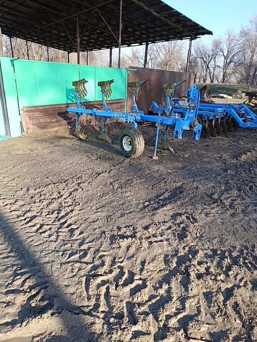 Плуг оборотный 4х корпусной