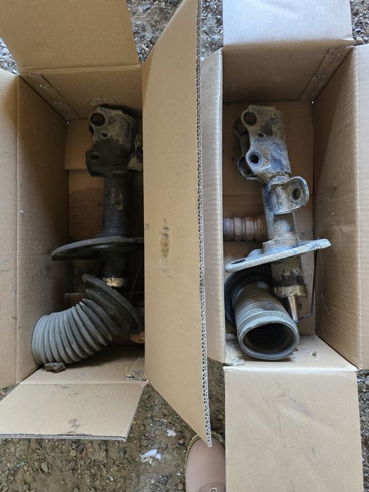 Амортизаторы передние на королу 2013