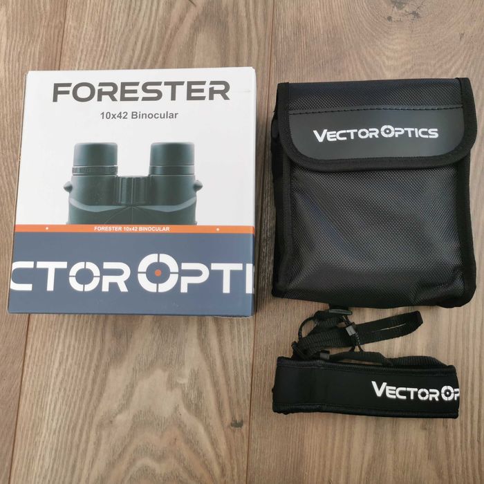 Качествен водоустойчив бинокъл VECTOR FORESTER 10X42