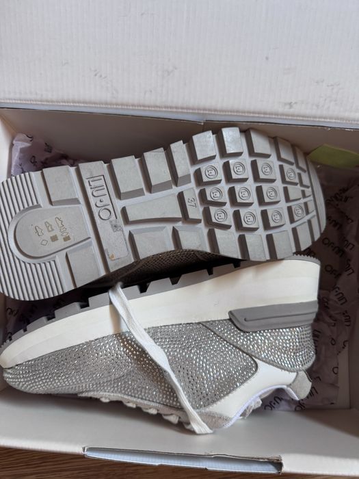 Елегантни Маратонки