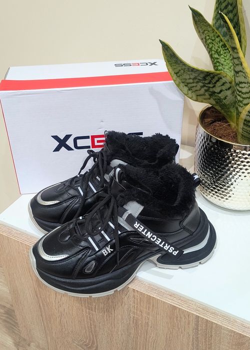 Черни зимни светлоотразителни маратонки с пух на платформа обувки боти