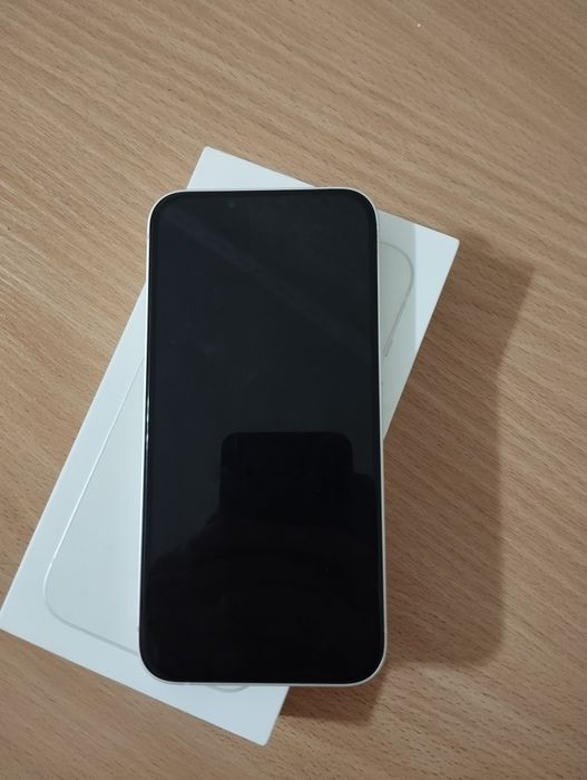 Продам iPhone 13