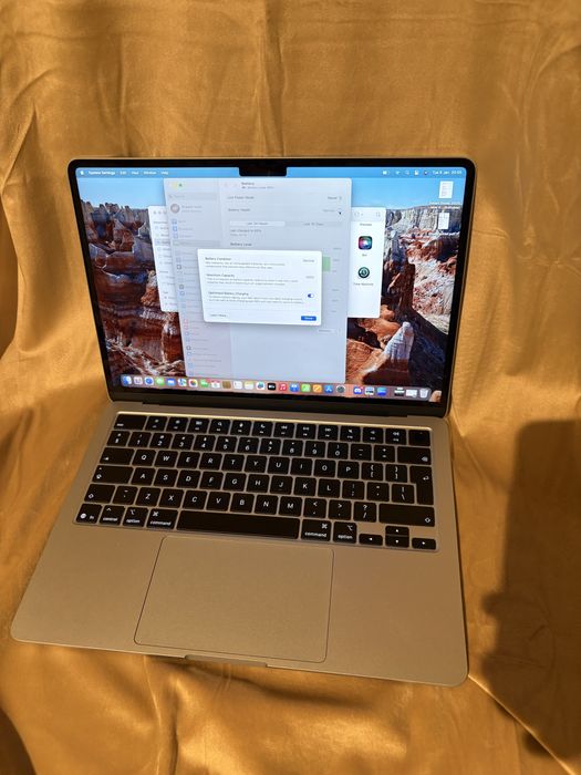MacBook Air 13 M4 • 16GB RAM • 256GB SSD • Folosit foarte puțin