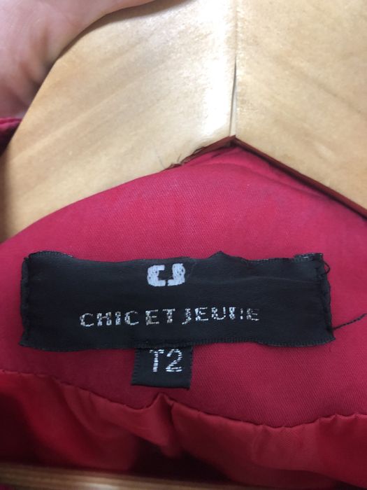 Тренч в малиново червено