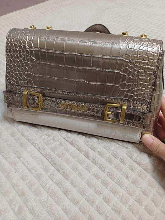Оригинална чанта Guess