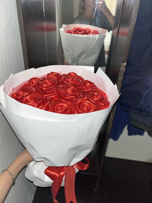 Букет из атласной лента