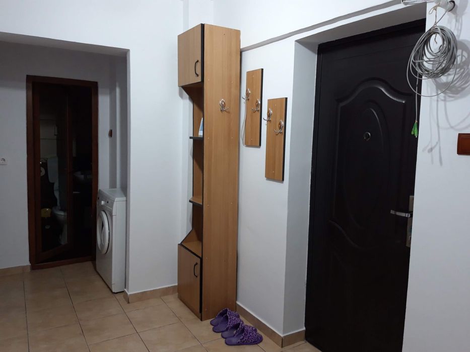 Inchiriez apartament 2 camere