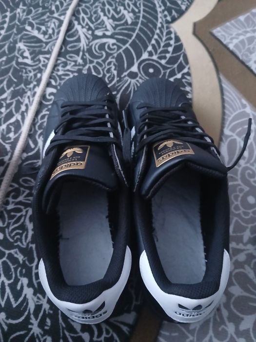 Продам кроссовки