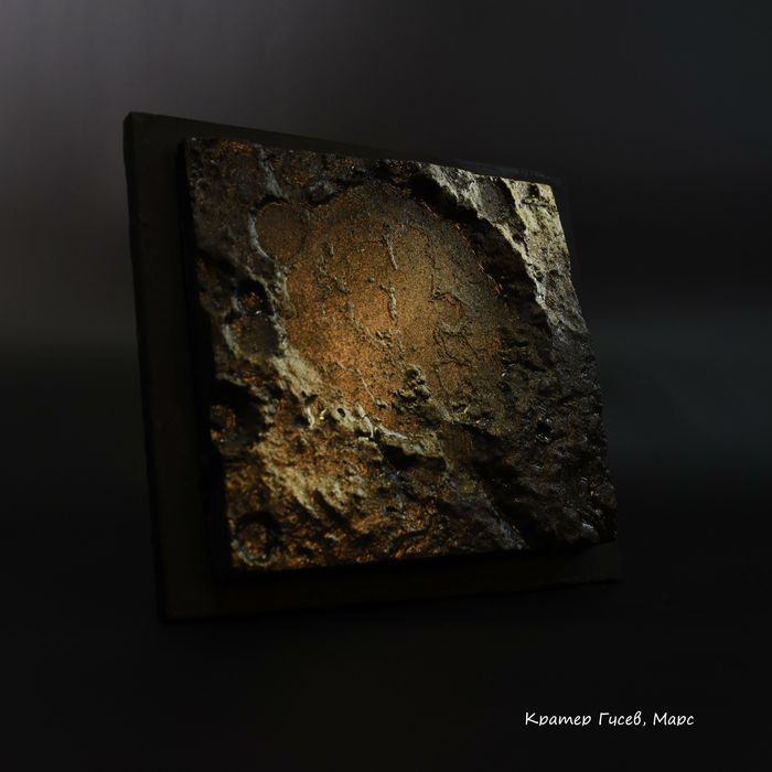 Сувенир в виде кратера Гусев, Марс. (Модель)