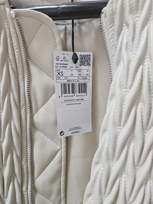 Есенно Яке/ Mango