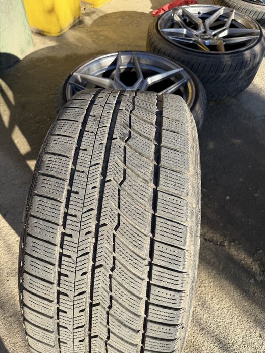 Jante japan racing cu anvelope de iarna 235/35 R19