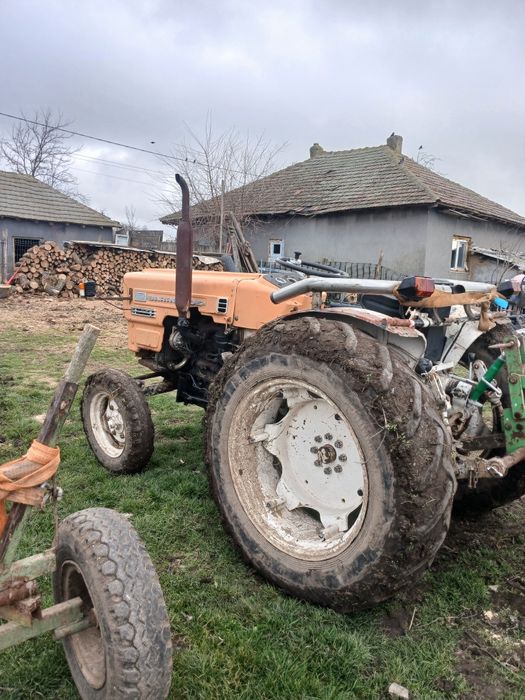 Vând tractoras de lucru!