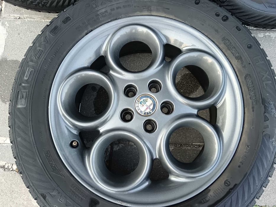 16 цола Alfa Romeo оригинални + нова резервна гума