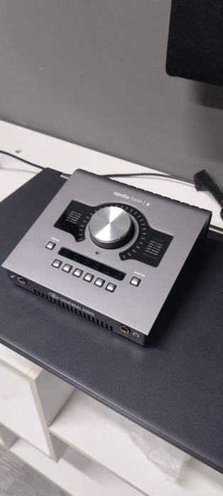 Продам Universal Audio Apollo Twin x