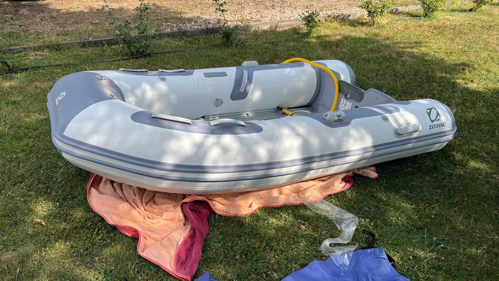 ZODIAC 270 Cadet Alu + Johnson 5 HP